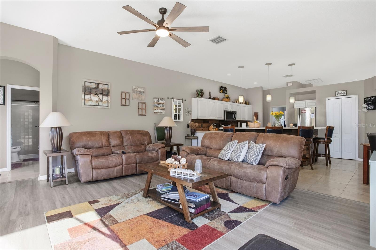 Image 18 of 42 For 10003 Country Carriage Circle