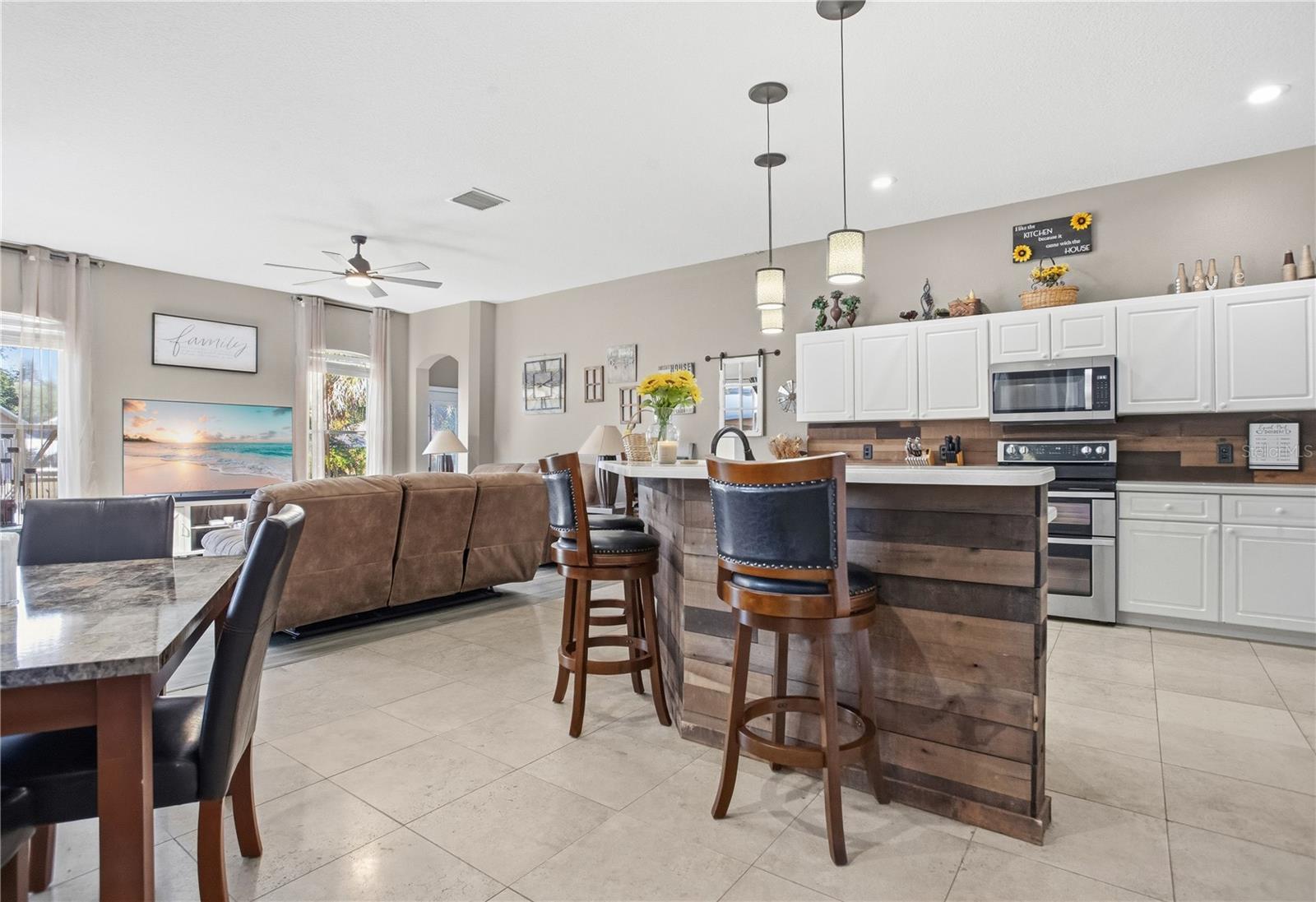 Image 9 of 42 For 10003 Country Carriage Circle