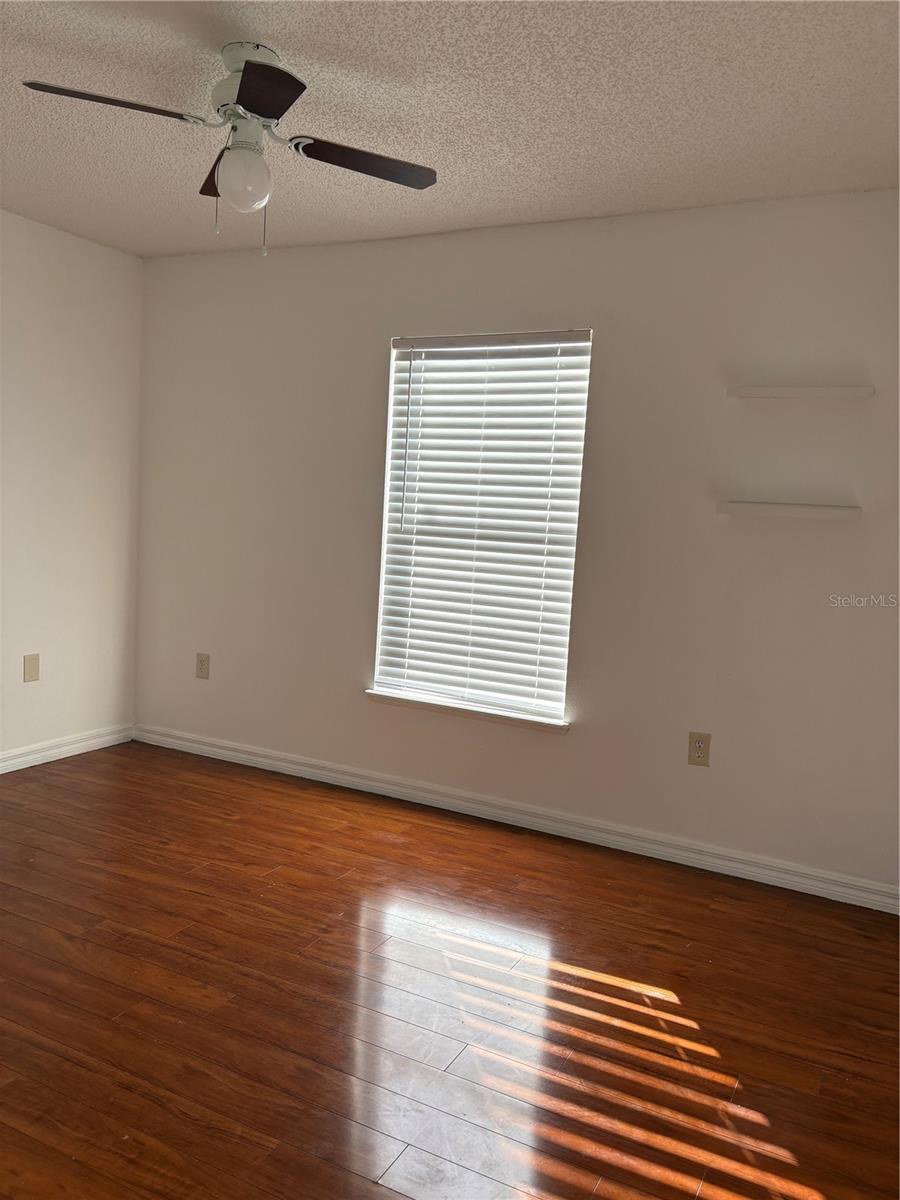 Image 19 of 24 For 673 Eldron Avenue