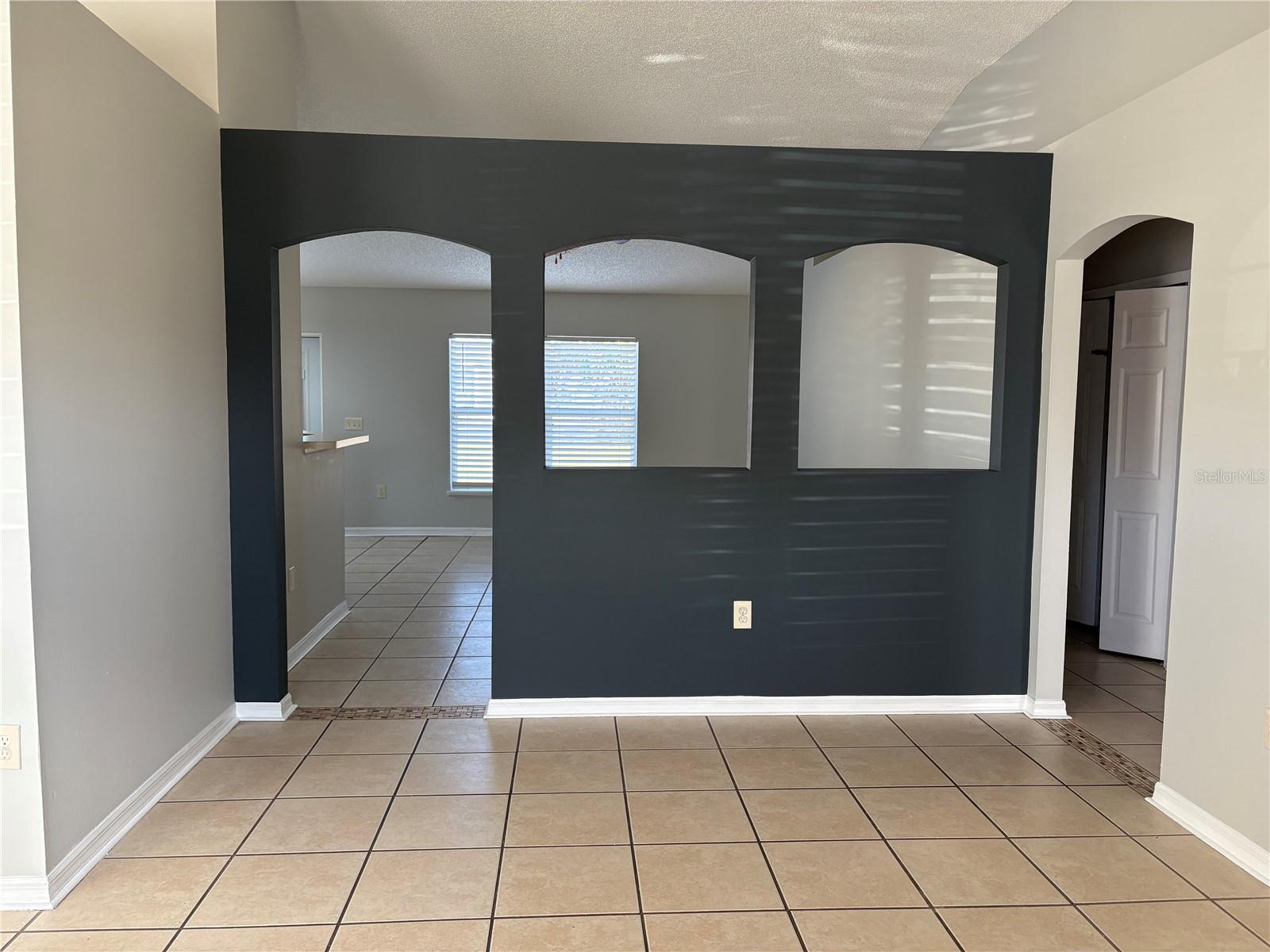 Image 5 of 24 For 673 Eldron Avenue