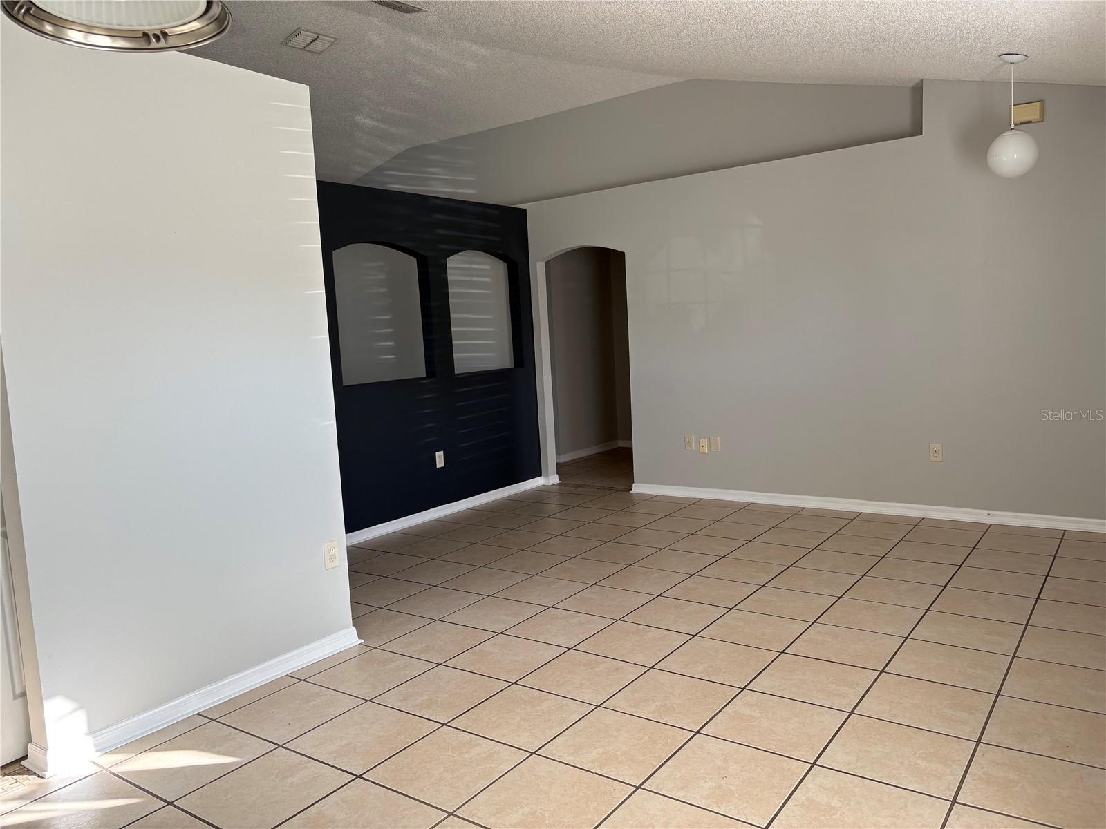 Image 8 of 24 For 673 Eldron Avenue