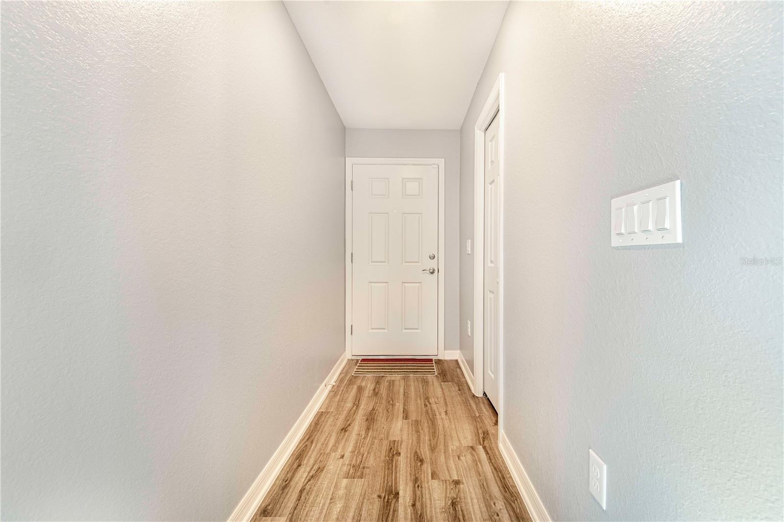 Image 10 of 37 For 941 Aruba Avenue