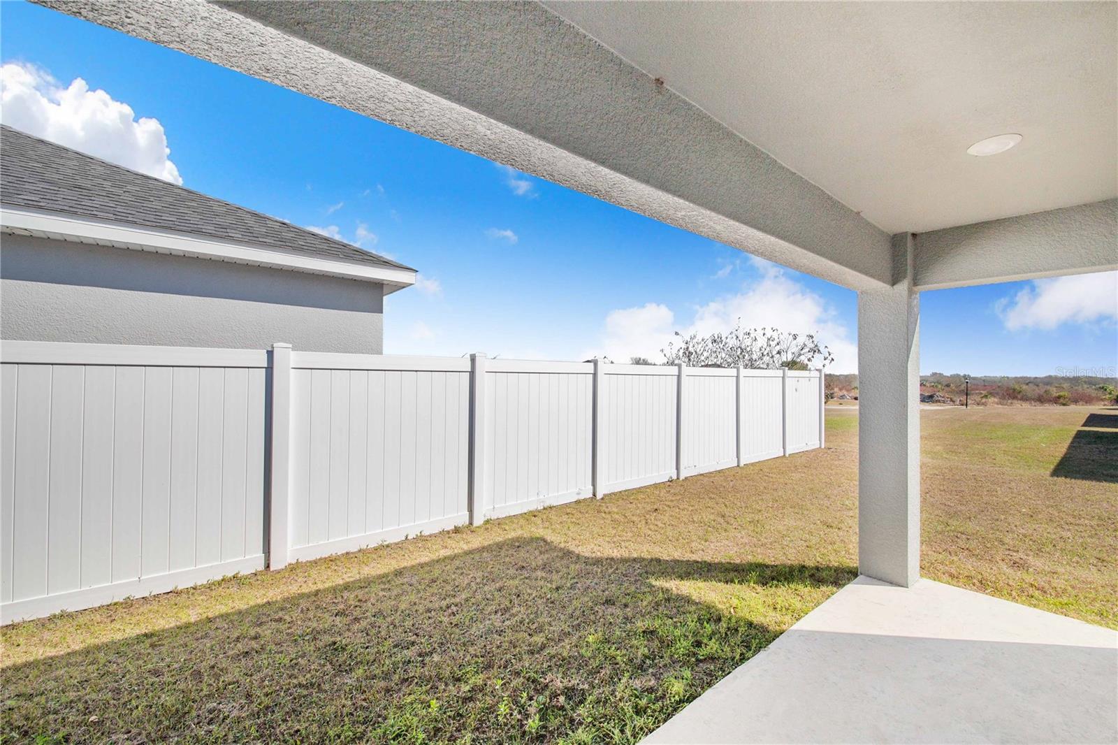 Image 13 of 37 For 941 Aruba Avenue