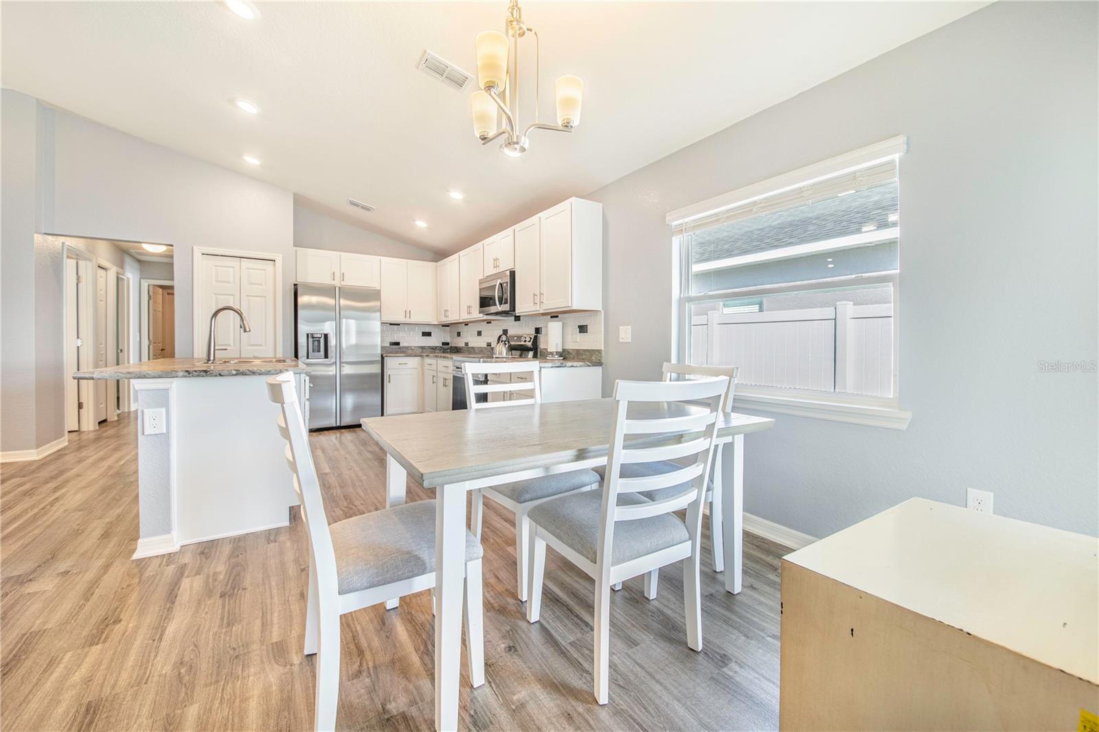 Image 22 of 37 For 941 Aruba Avenue