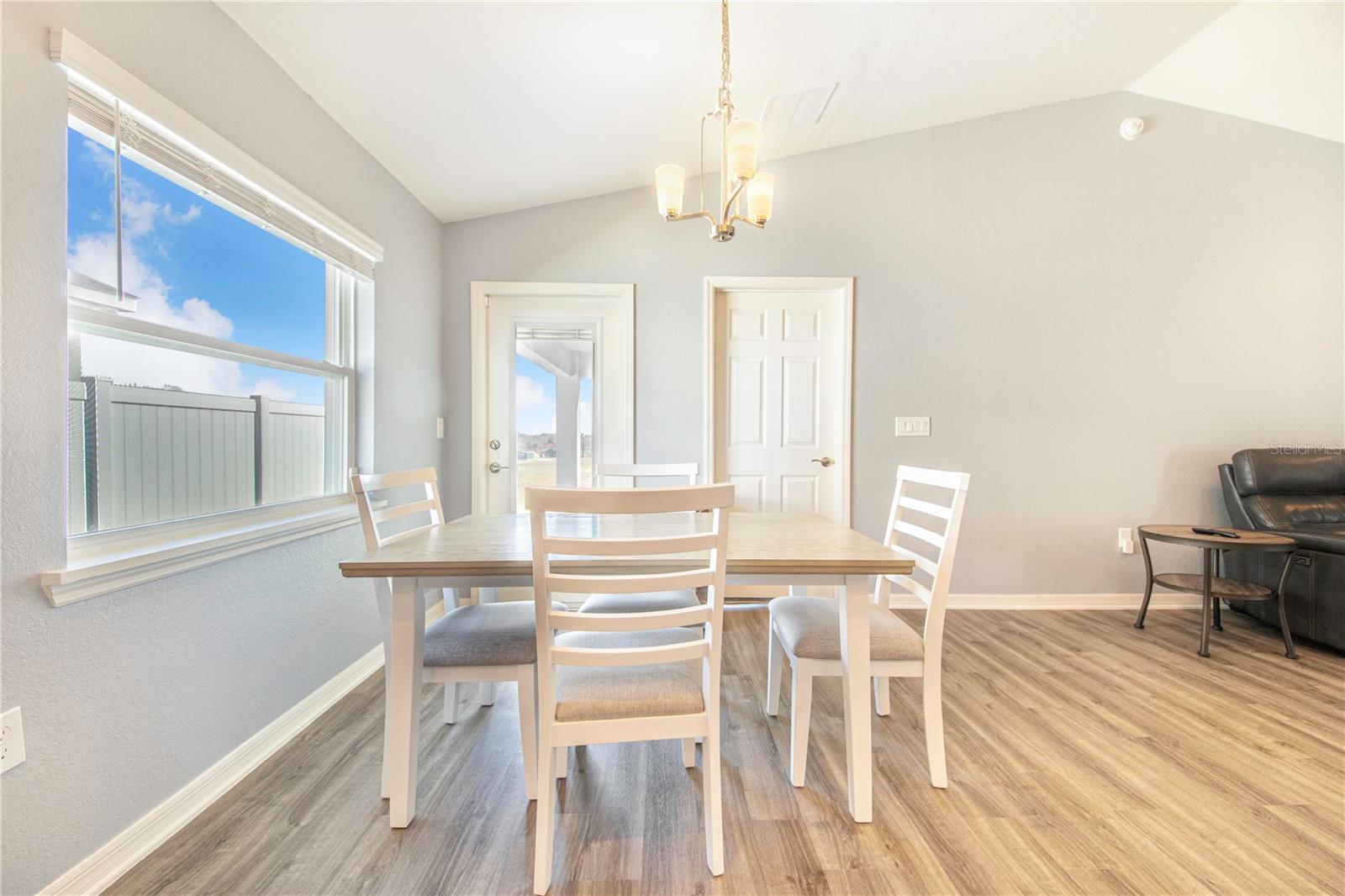 Image 4 of 37 For 941 Aruba Avenue