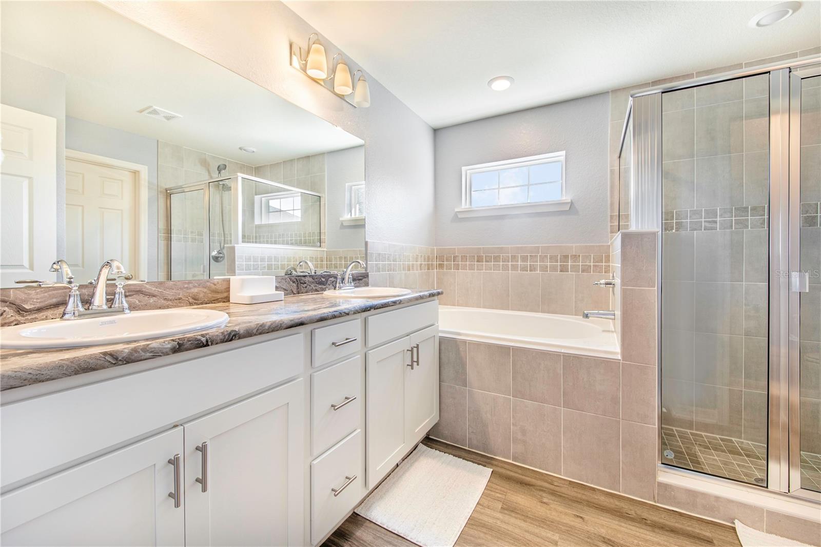 Image 6 of 37 For 941 Aruba Avenue