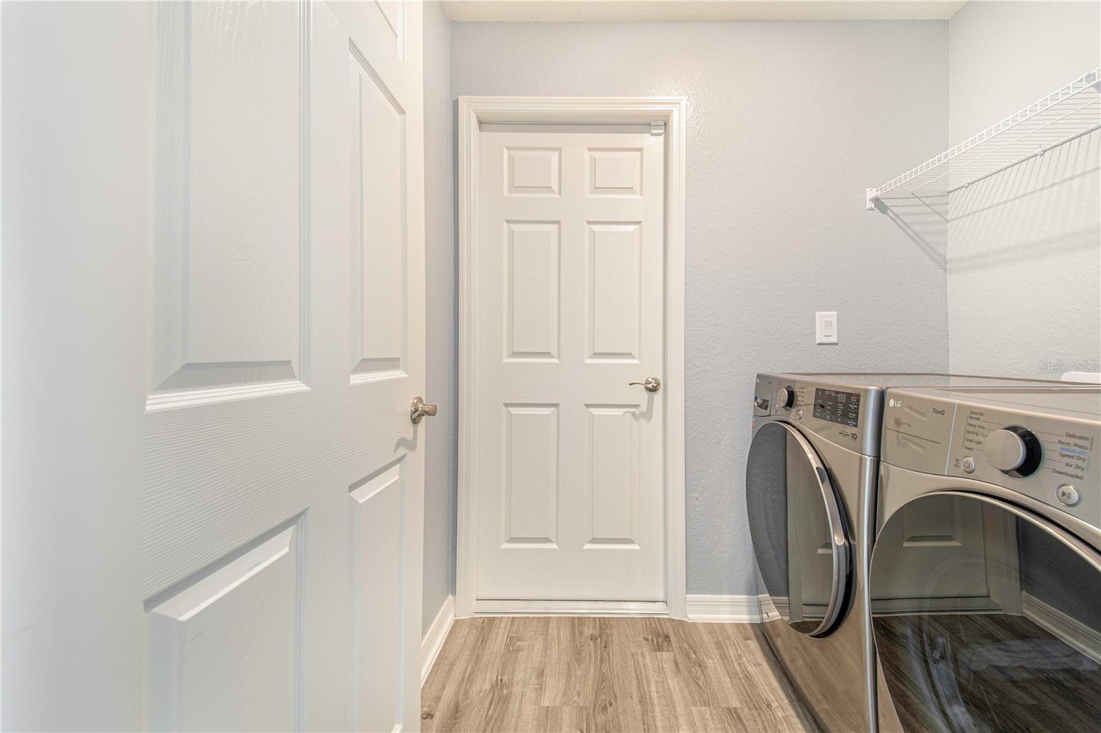 Image 9 of 37 For 941 Aruba Avenue