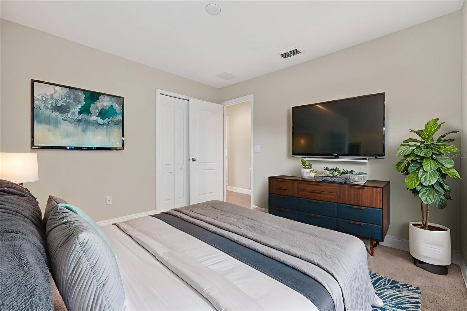 Image 12 of 30 For 8087 Brooksville Drive