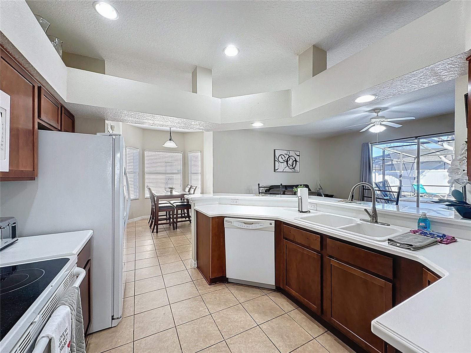 Image 10 of 86 For 848 Sussex Drive