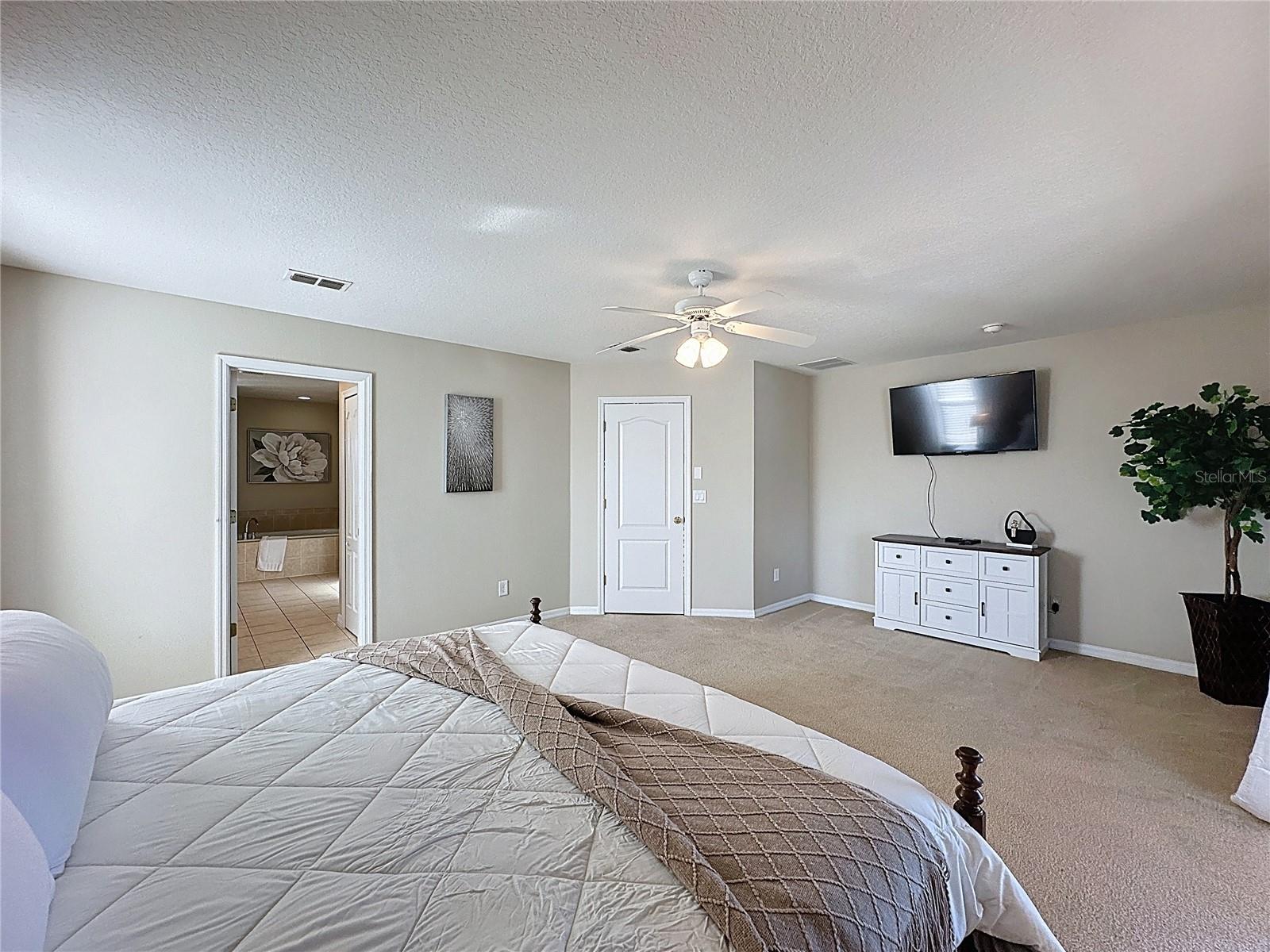 Image 43 of 86 For 848 Sussex Drive