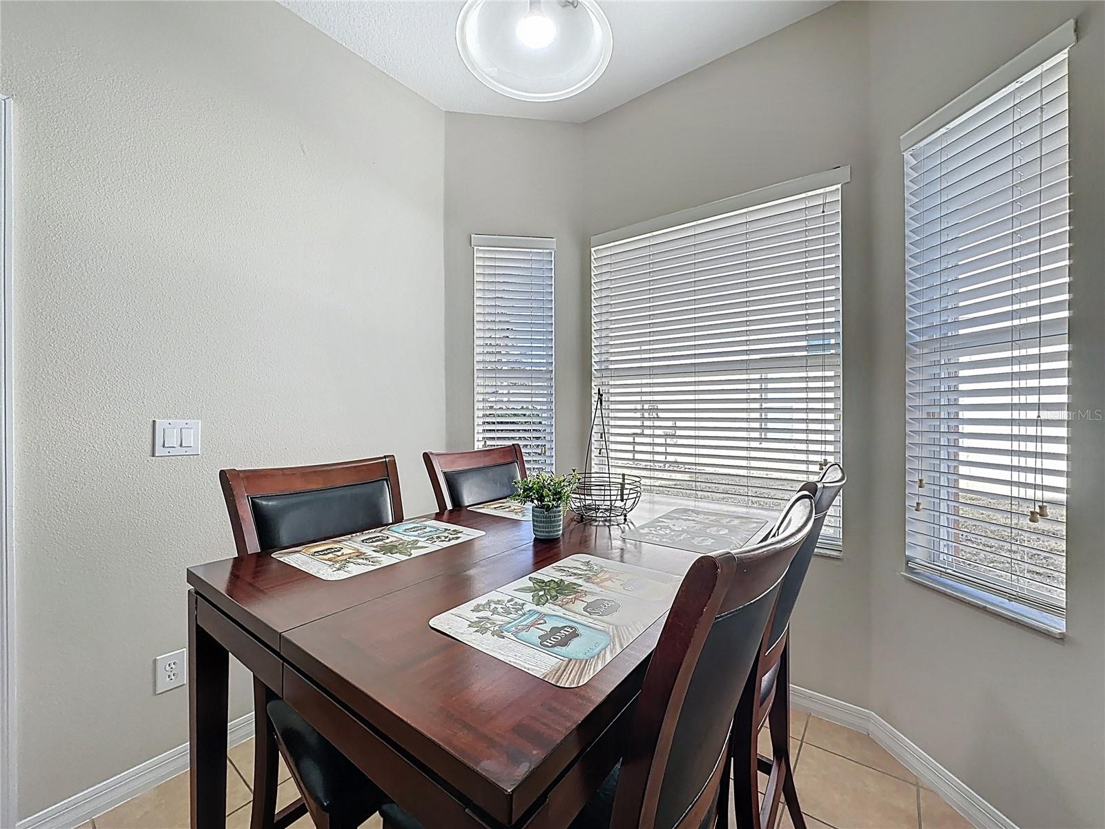 Image 9 of 86 For 848 Sussex Drive