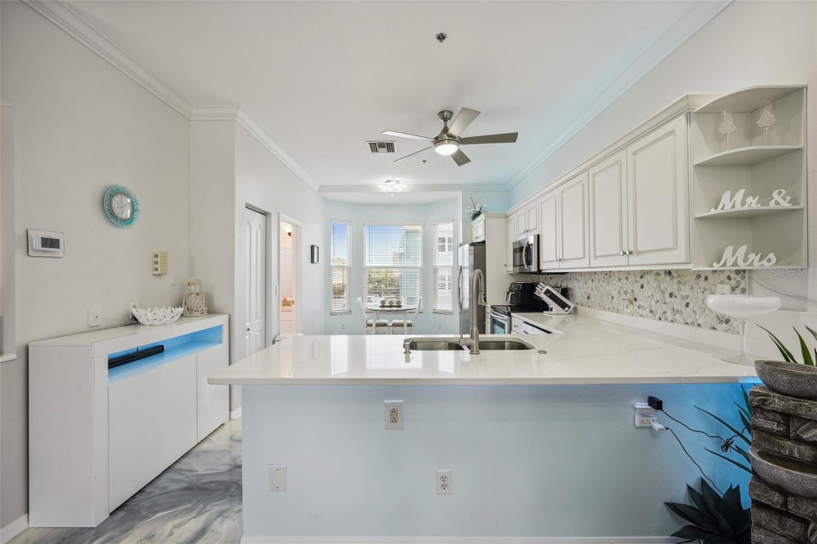 Image 16 of 71 For 1061 Pinellas Bayway S