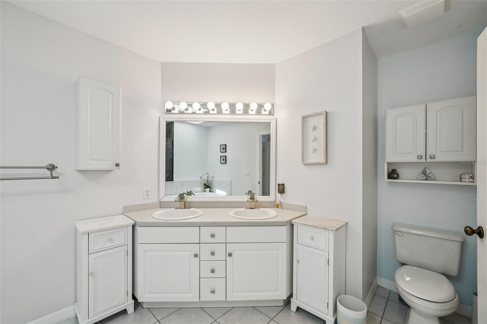 Image 27 of 71 For 1061 Pinellas Bayway S