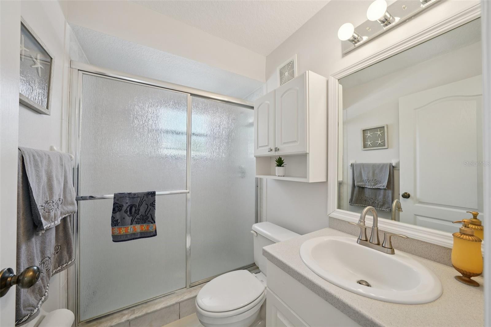 Image 28 of 71 For 1061 Pinellas Bayway S