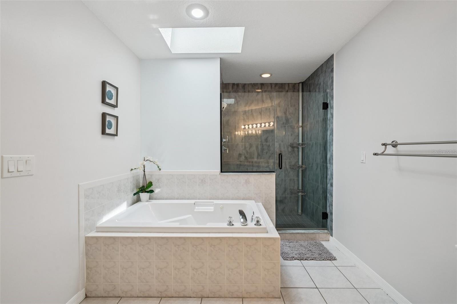 Image 33 of 71 For 1061 Pinellas Bayway S