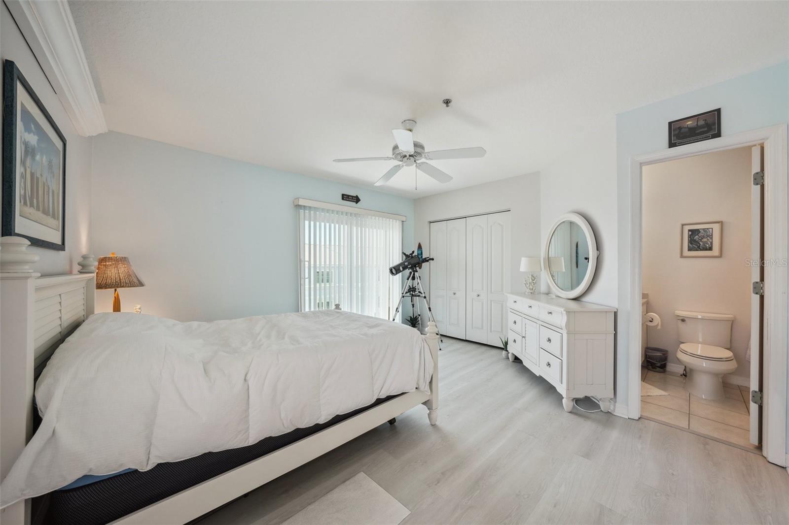 Image 40 of 71 For 1061 Pinellas Bayway S