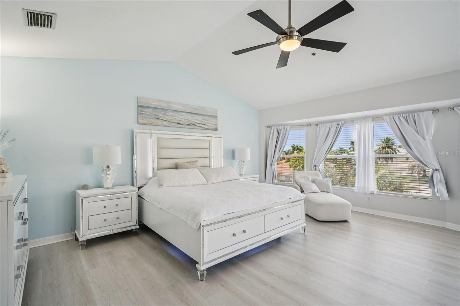 Image 46 of 71 For 1061 Pinellas Bayway S