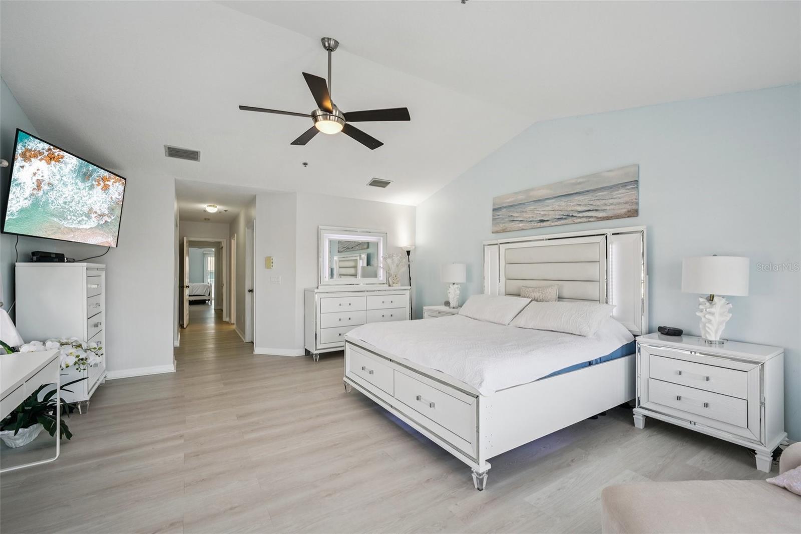 Image 48 of 71 For 1061 Pinellas Bayway S