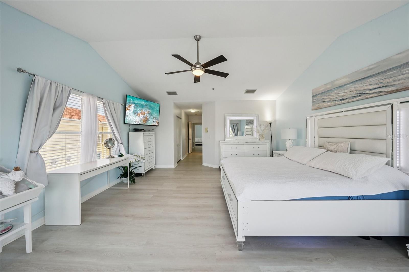 Image 49 of 71 For 1061 Pinellas Bayway S