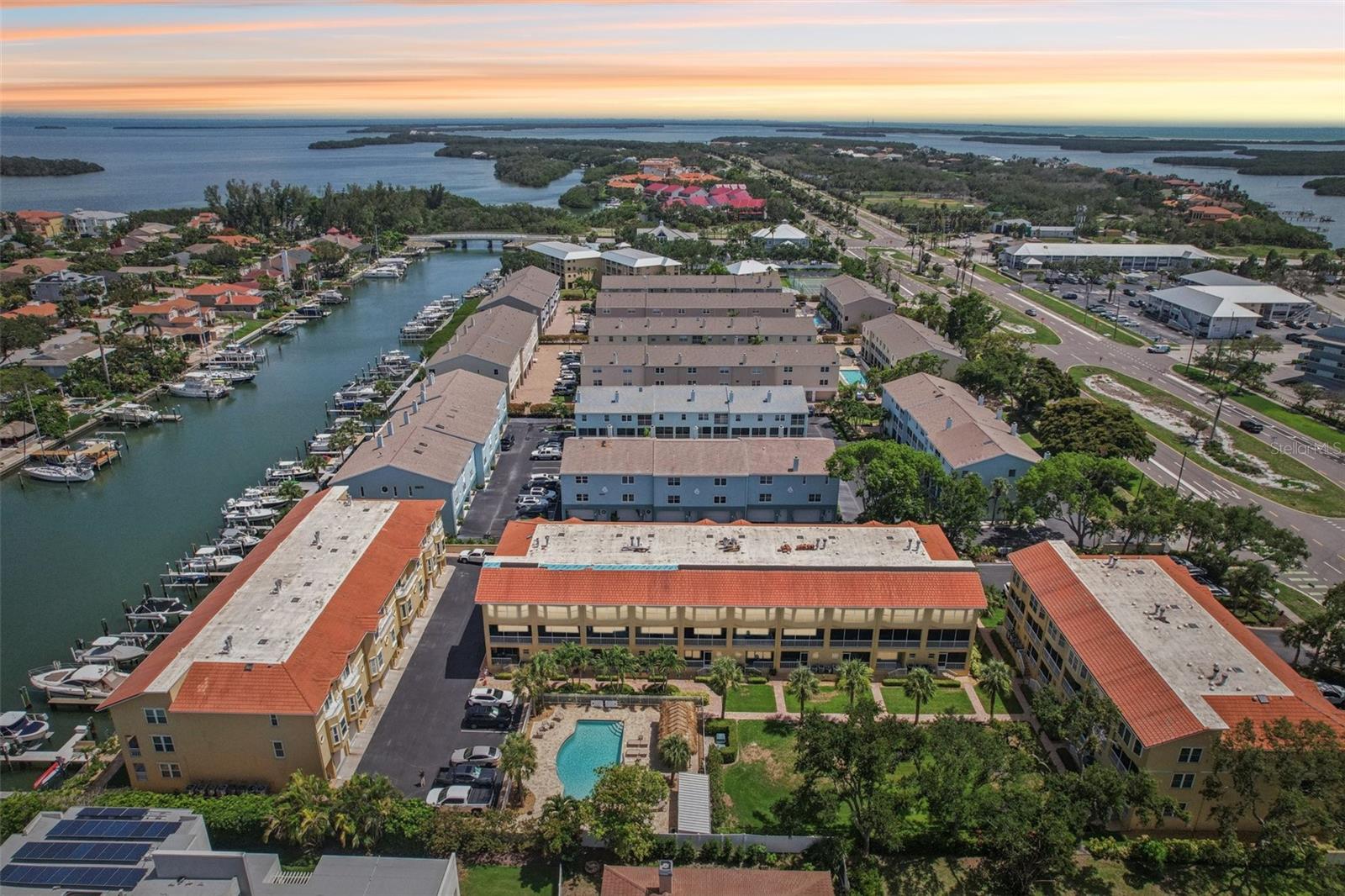 Image 60 of 71 For 1061 Pinellas Bayway S