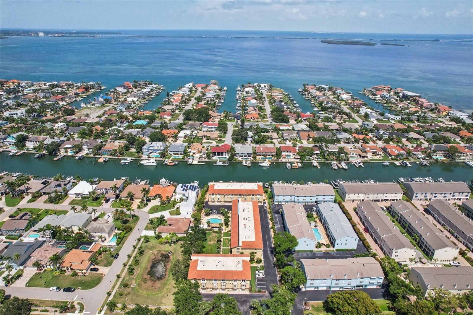 Image 62 of 71 For 1061 Pinellas Bayway S