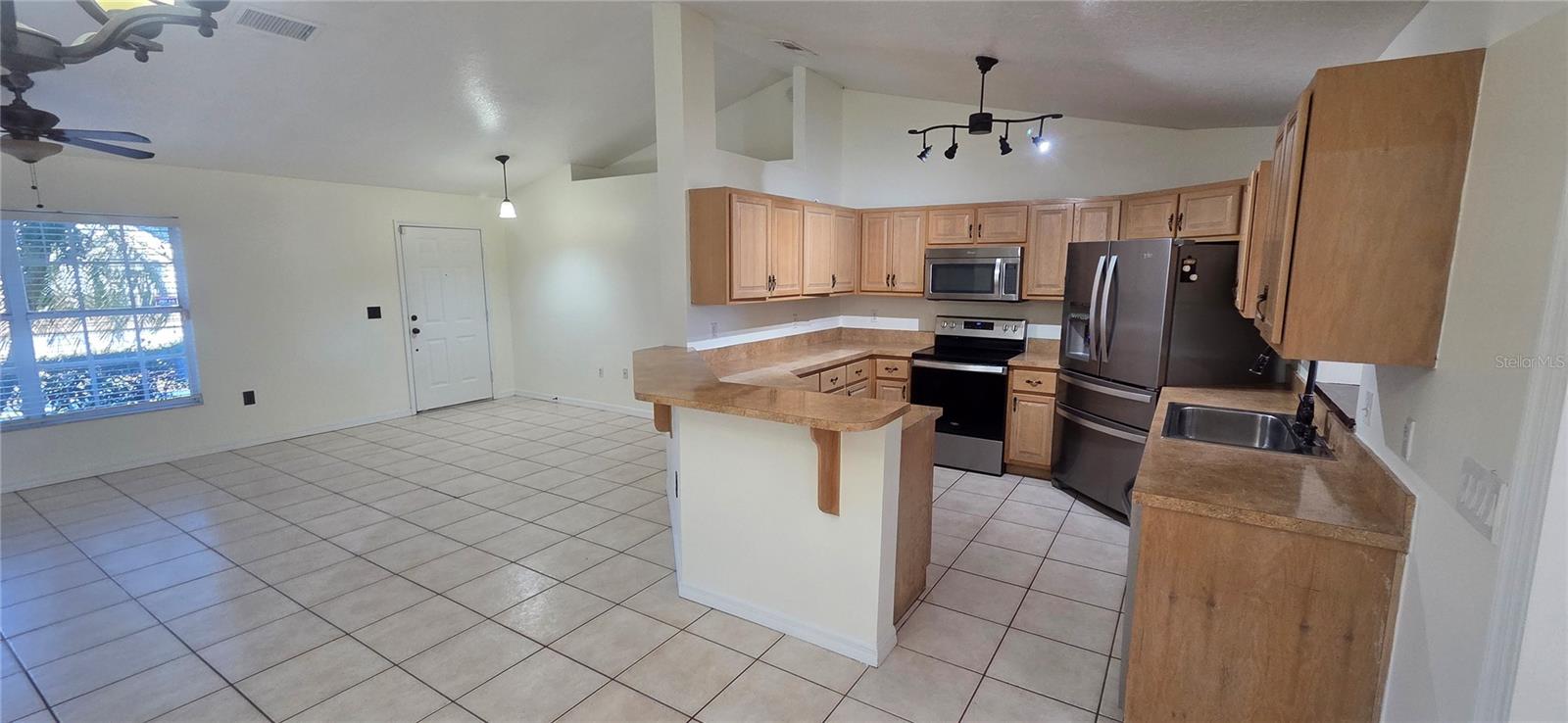 Image 6 of 22 For 4828 Jeanette Court