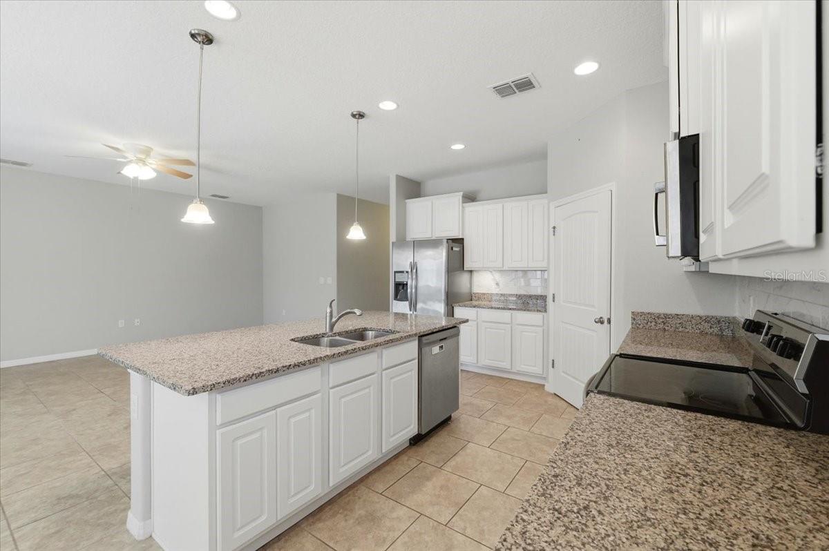 Image 14 of 38 For 145 Waterside Circle