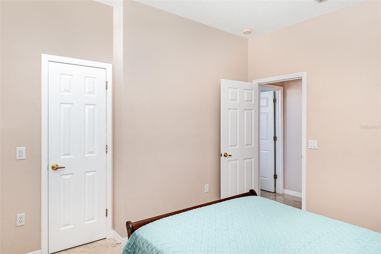 Image 19 of 34 For 462 Peppermill Circle