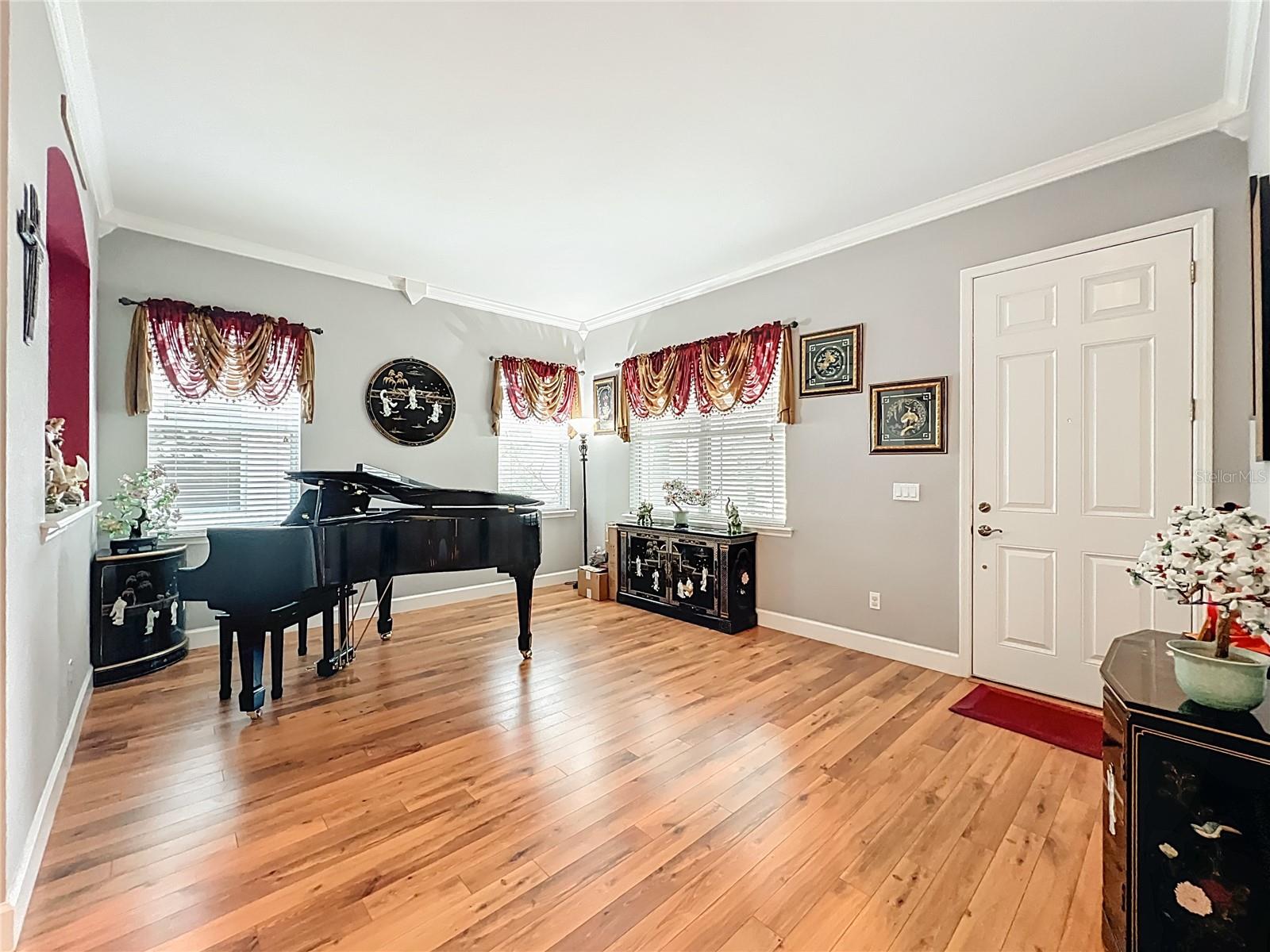 Image 11 of 74 For 6840 Helmsley Circle