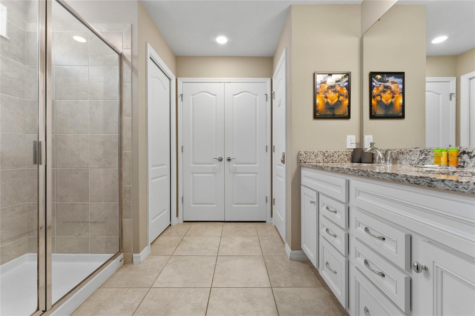 Image 37 of 49 For 7336 Oakmoss Loop