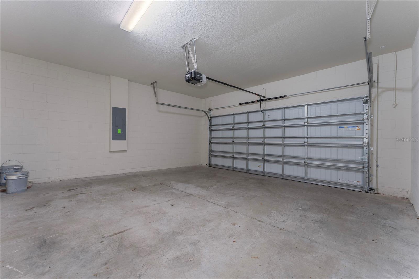 Image 42 of 49 For 7336 Oakmoss Loop