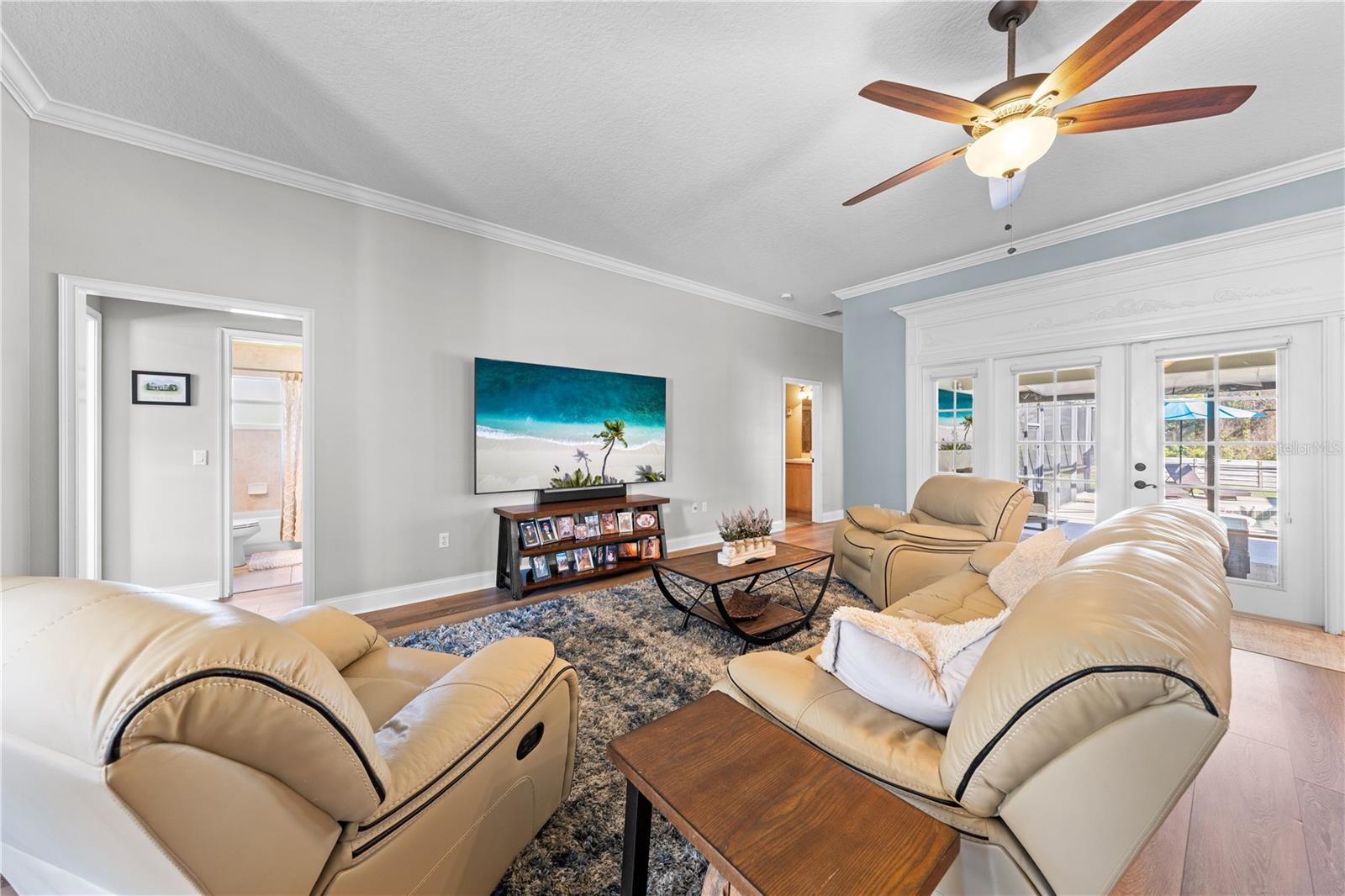 Image 11 of 34 For 6433 Shoreline Drive