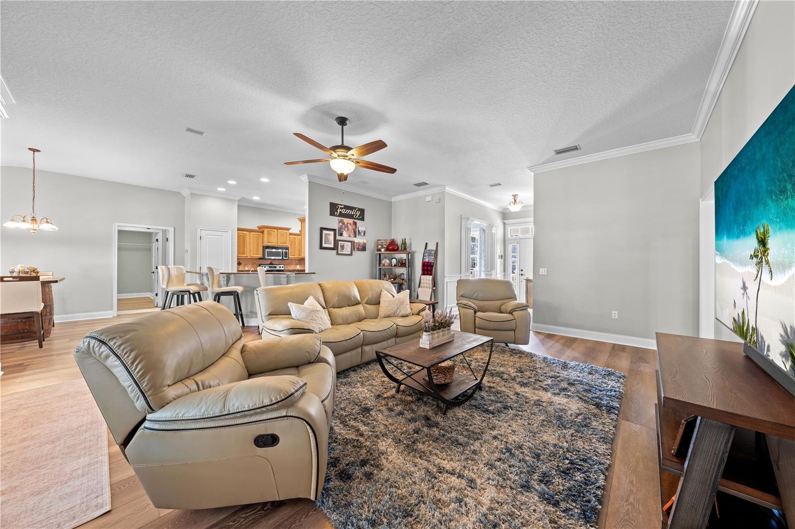 Image 12 of 34 For 6433 Shoreline Drive