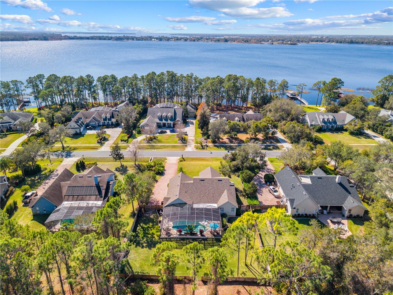 Image 4 of 34 For 6433 Shoreline Drive