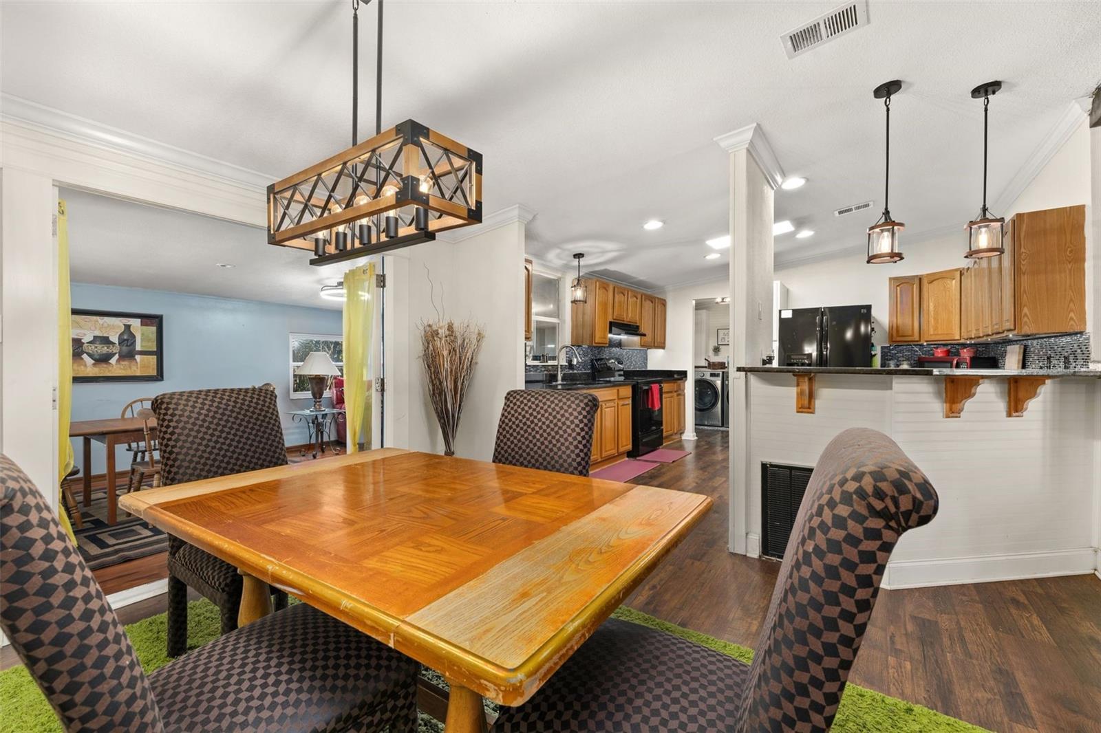 Image 12 of 47 For 204 Doe Drive