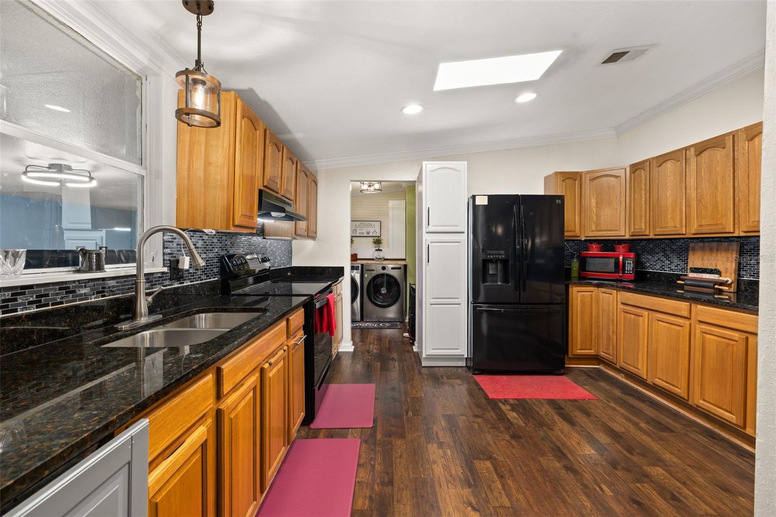 Image 15 of 47 For 204 Doe Drive