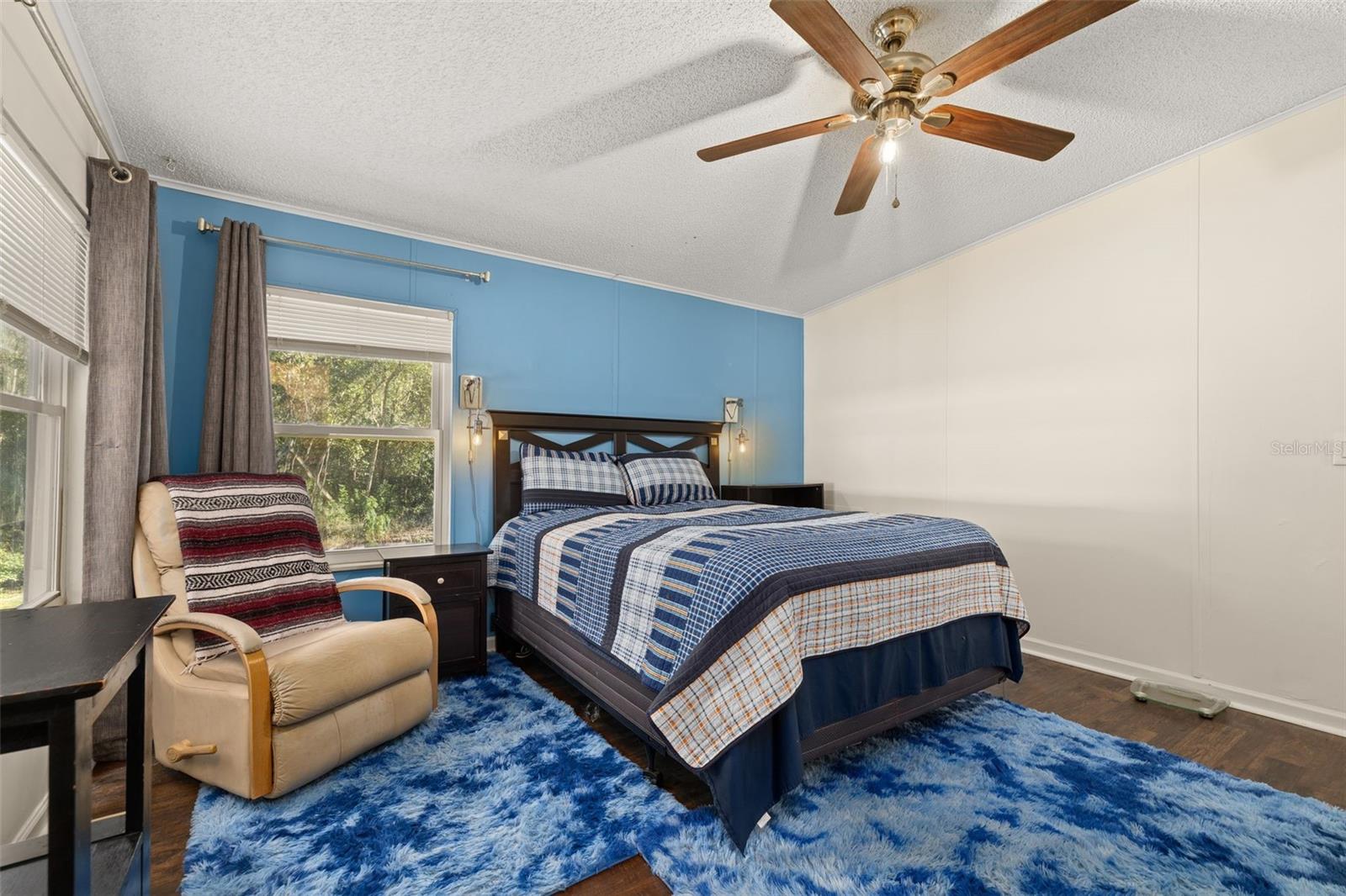 Image 23 of 47 For 204 Doe Drive