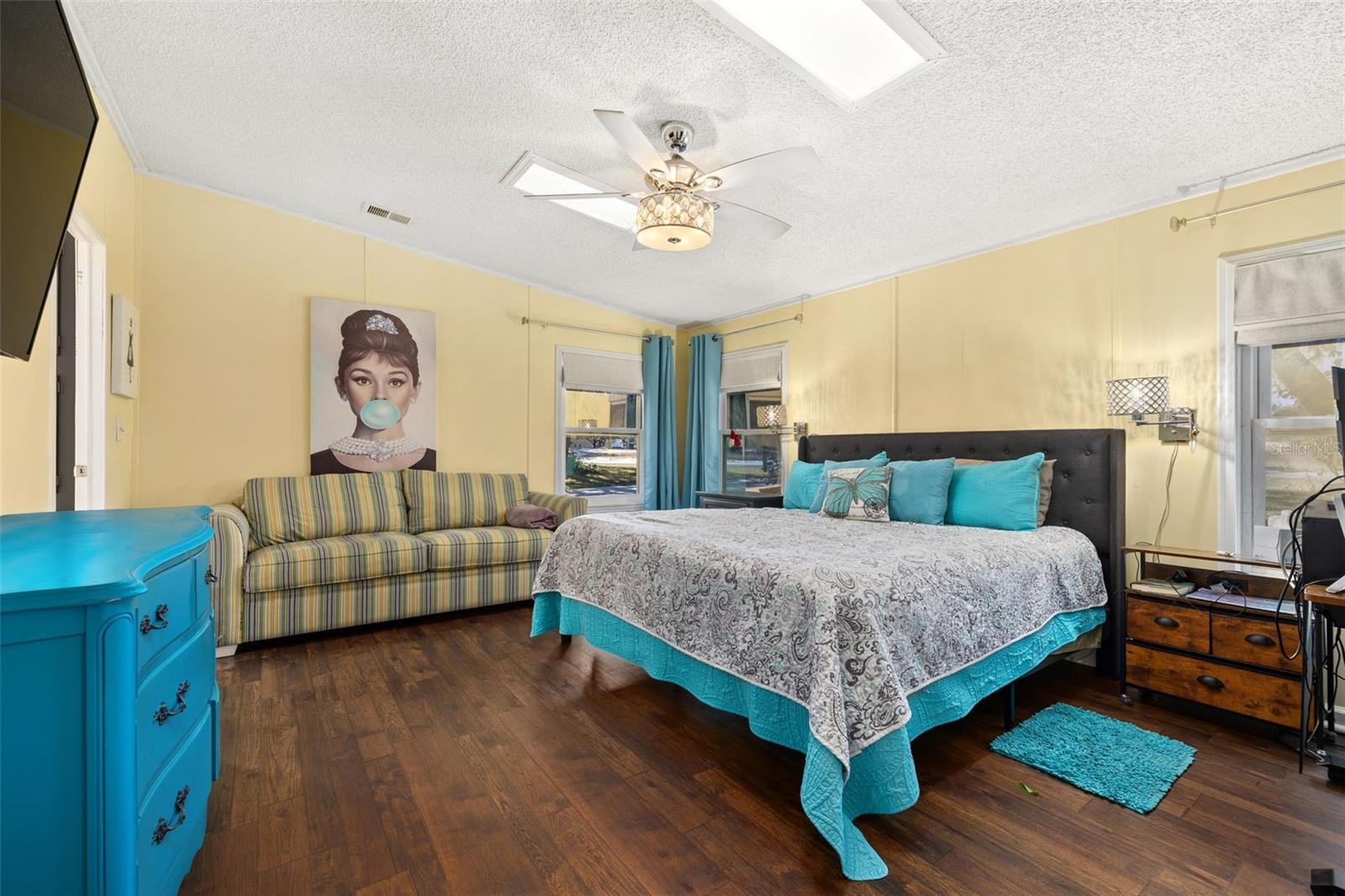 Image 27 of 47 For 204 Doe Drive