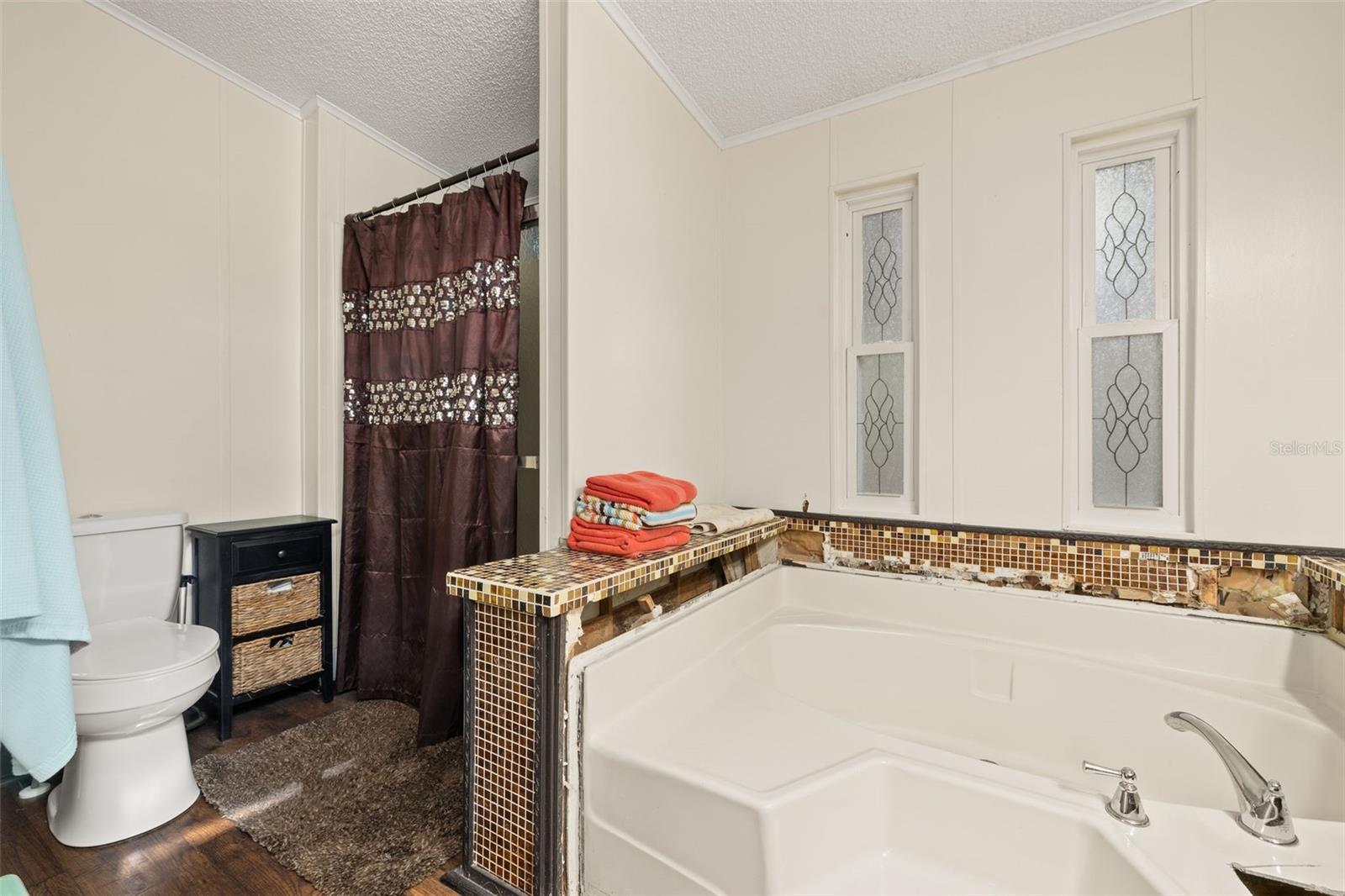 Image 32 of 47 For 204 Doe Drive