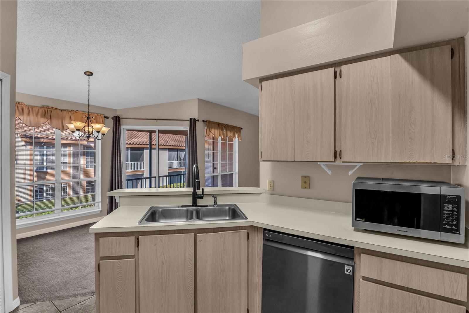 Image 14 of 31 For 4815 Brighton Terrace 204