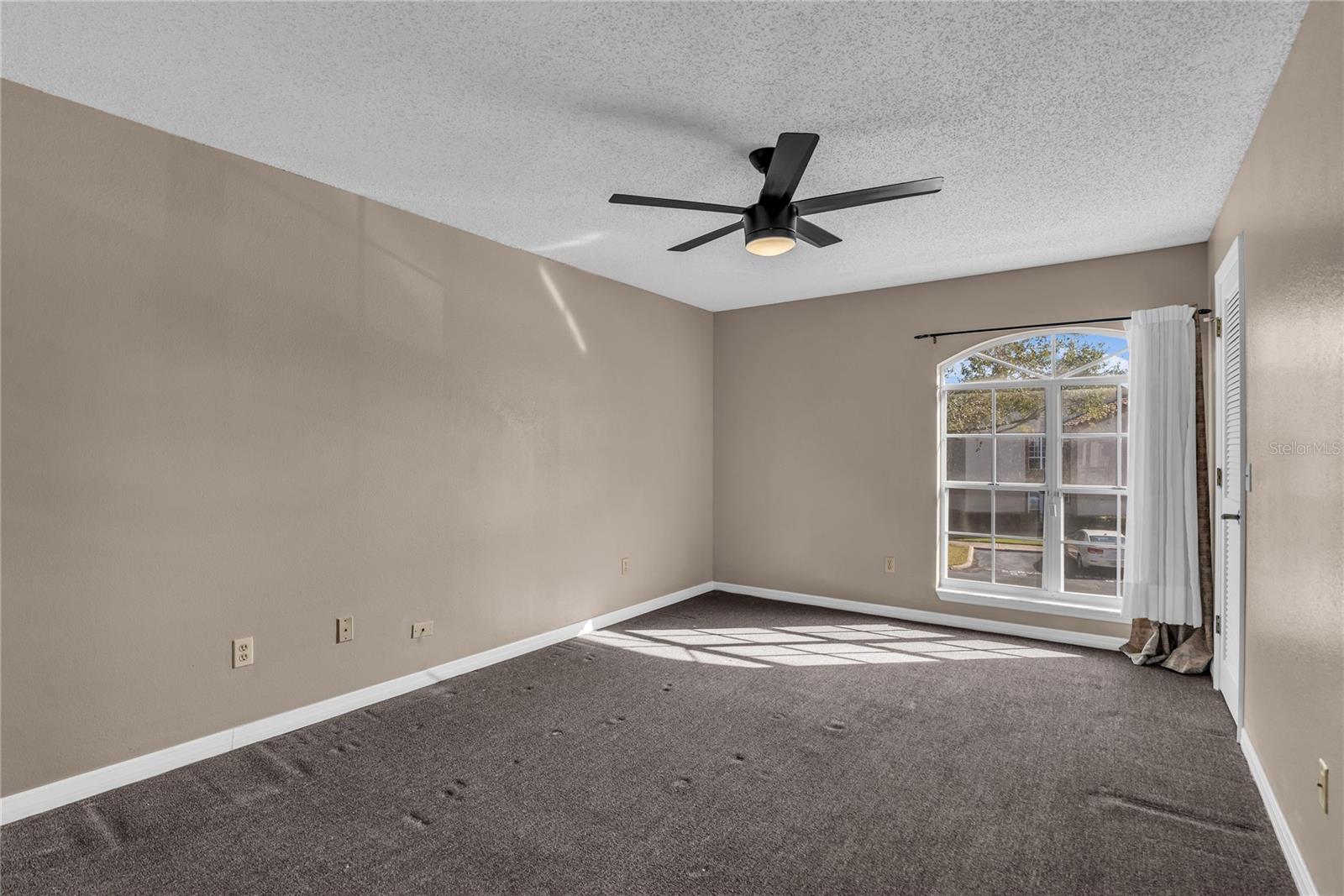 Image 15 of 31 For 4815 Brighton Terrace 204