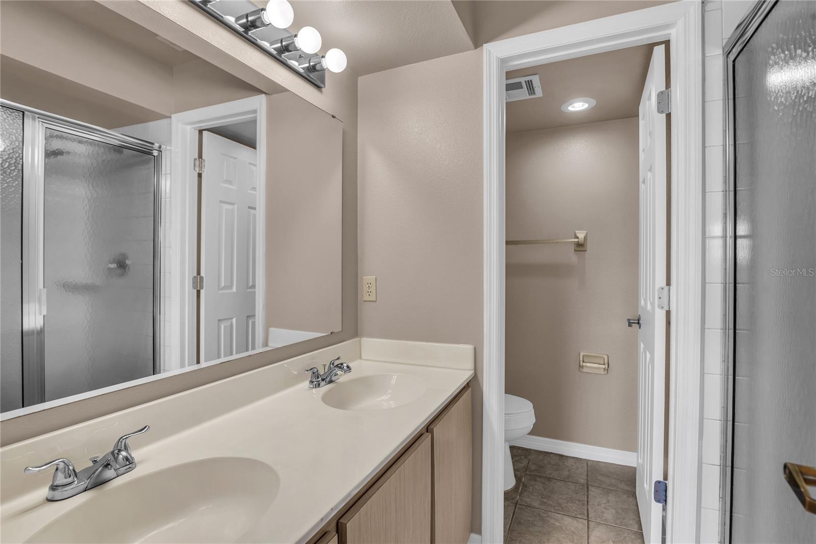 Image 18 of 31 For 4815 Brighton Terrace 204