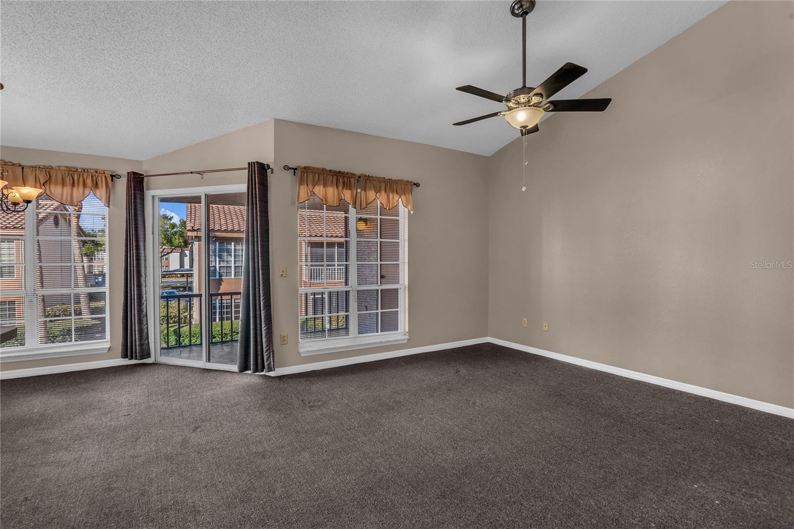 Image 6 of 31 For 4815 Brighton Terrace 204