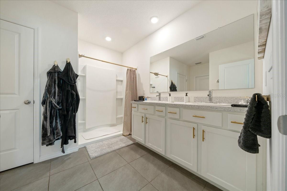 Image 11 of 56 For 160 Hickory Course Loop