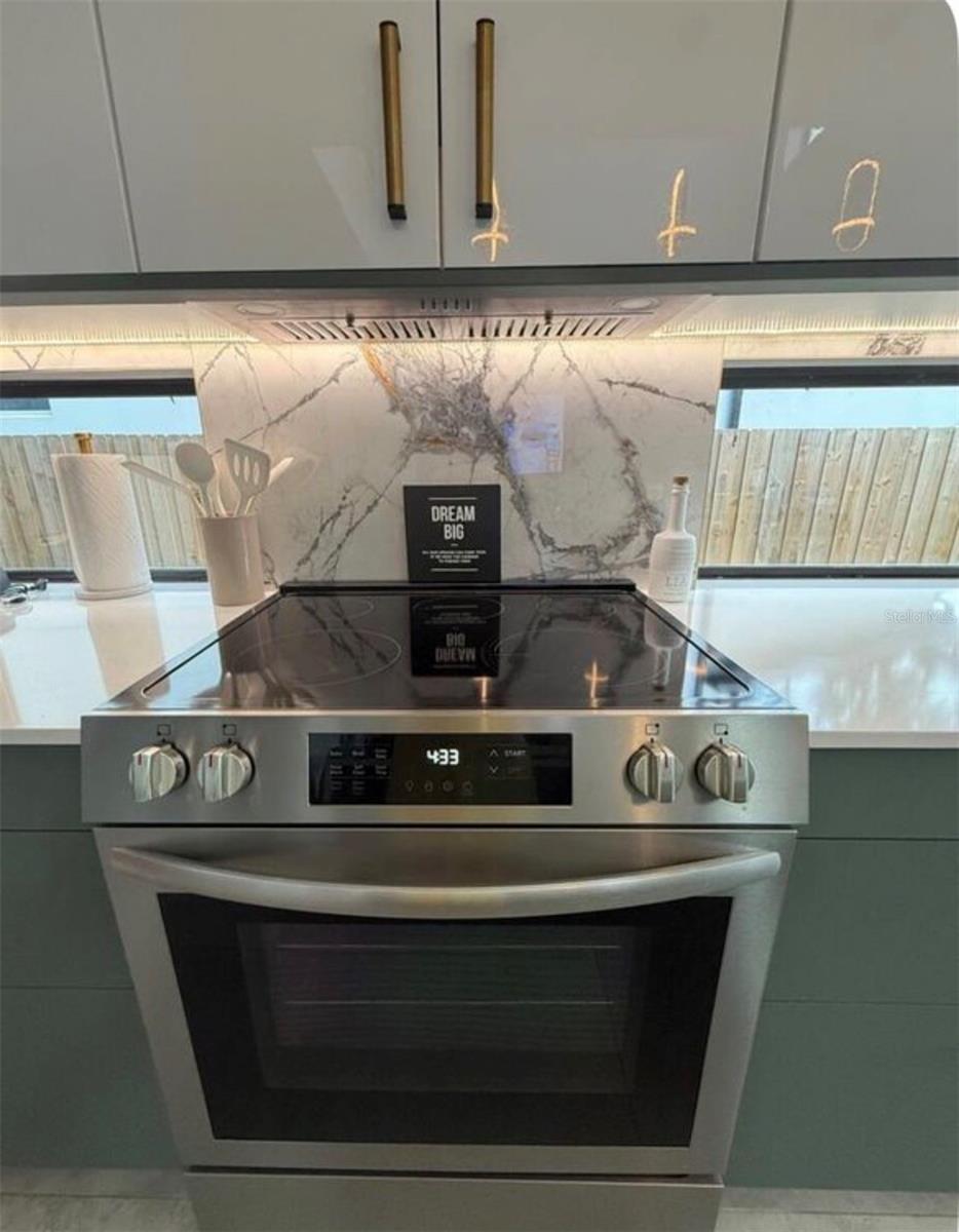 Image 8 of 22 For 1642 Triangle Avenue