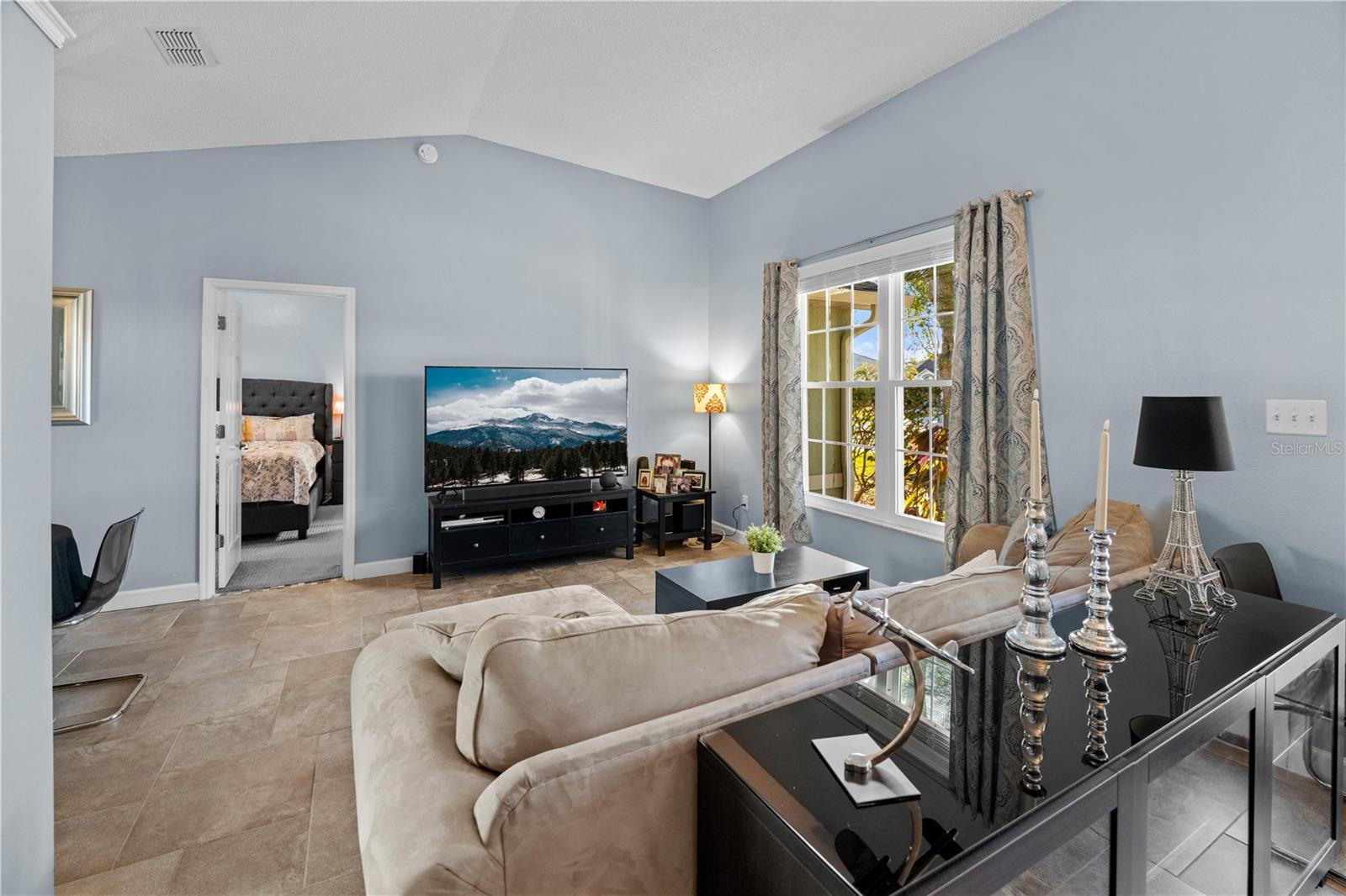 Image 6 of 31 For 3837 Blackberry Circle