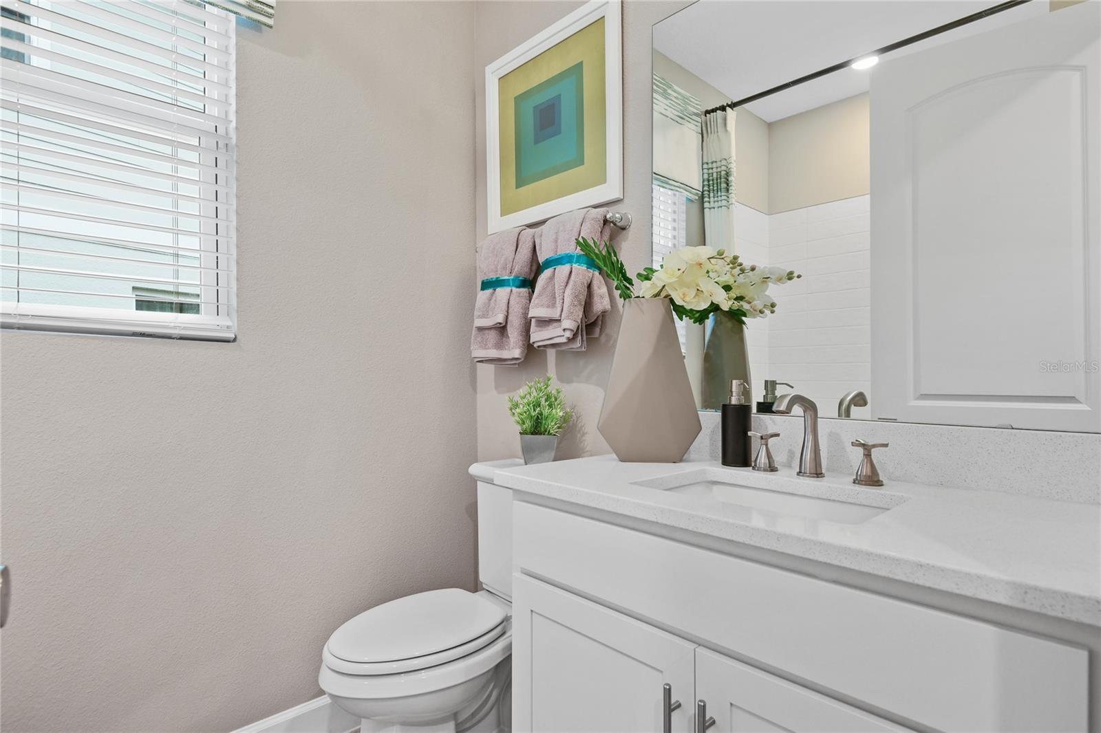 Image 4 of 19 For 14518 Banks Court