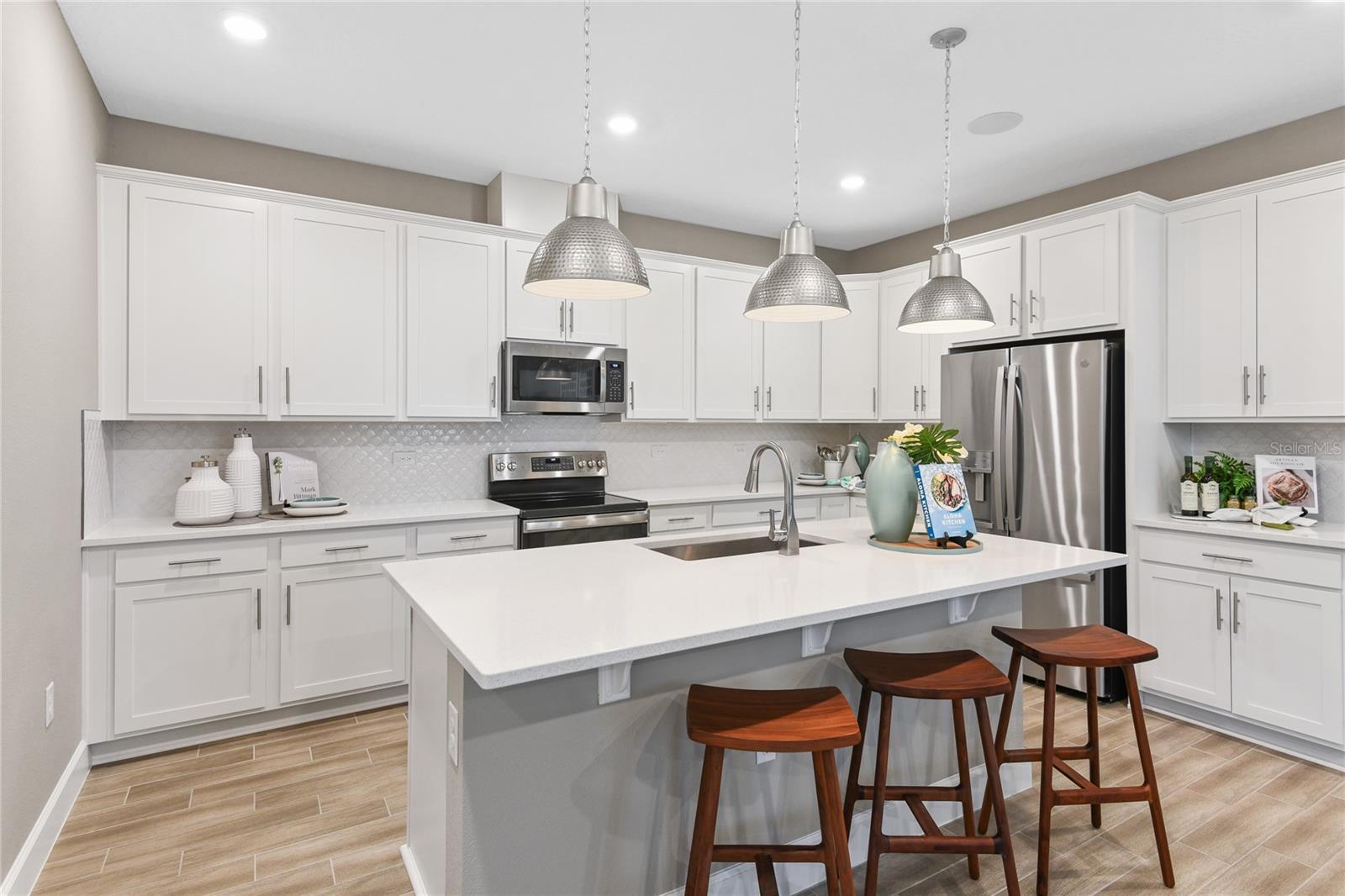 Image 6 of 19 For 14518 Banks Court