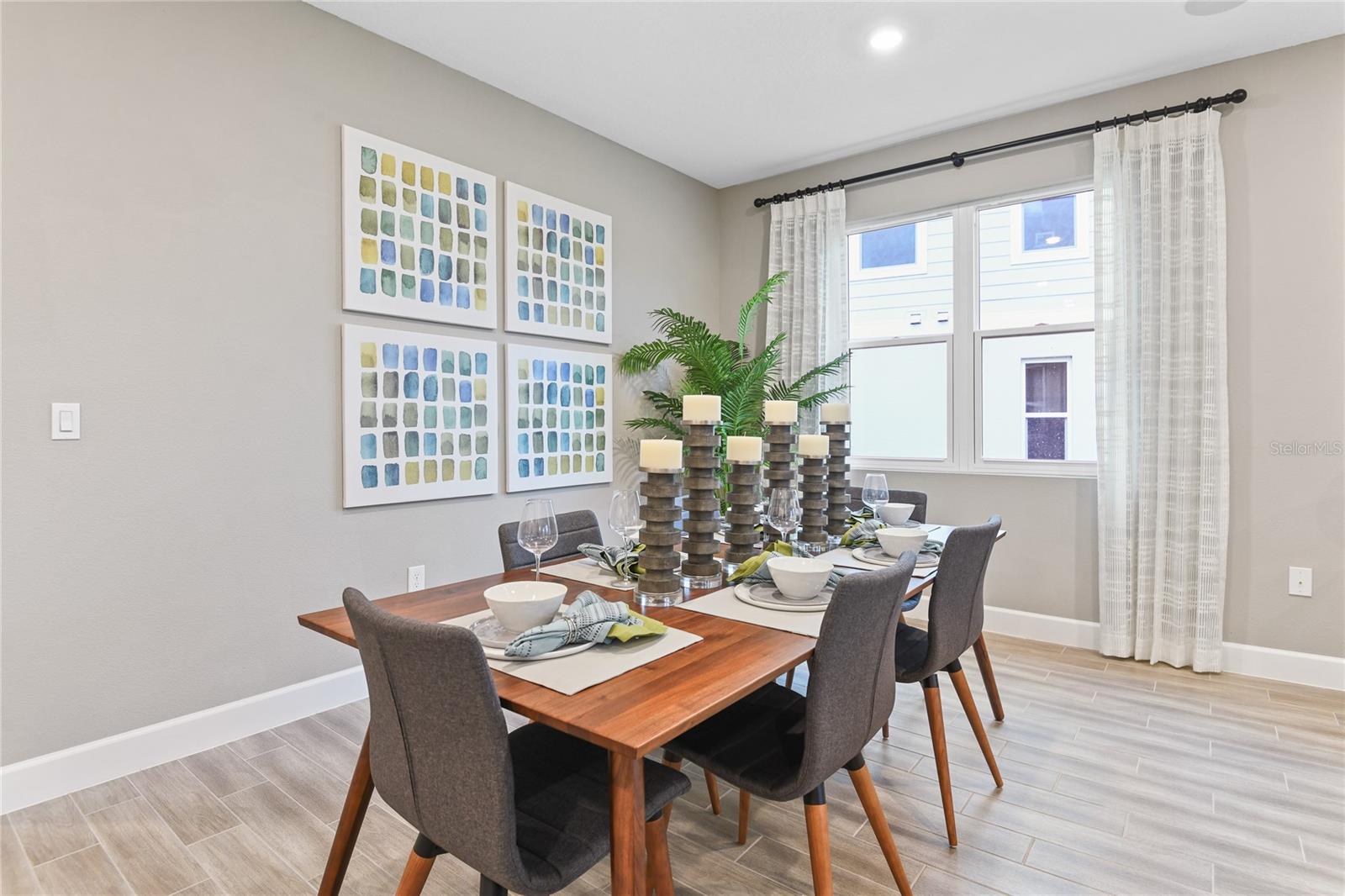 Image 9 of 19 For 14518 Banks Court