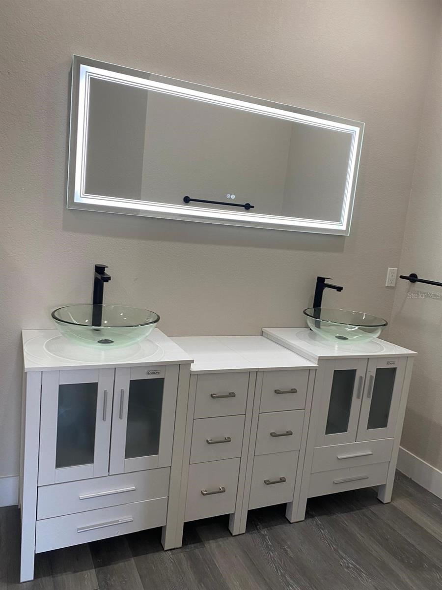 Image 13 of 19 For 105 Blue Moon Avenue